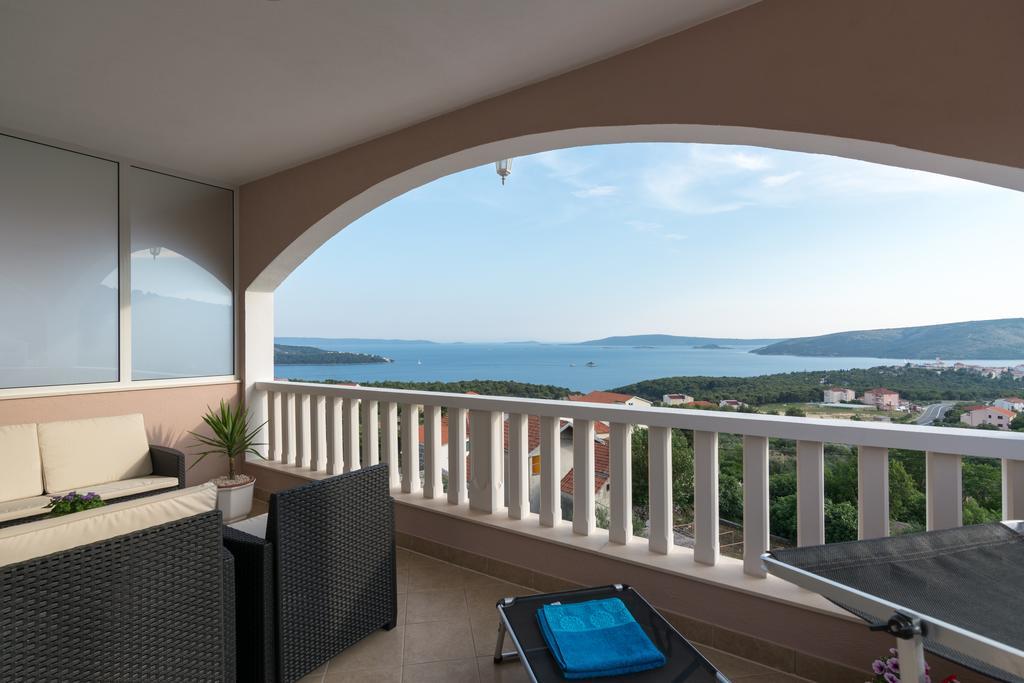 Apartments Blue Lagoon Trogir Eksteriør billede