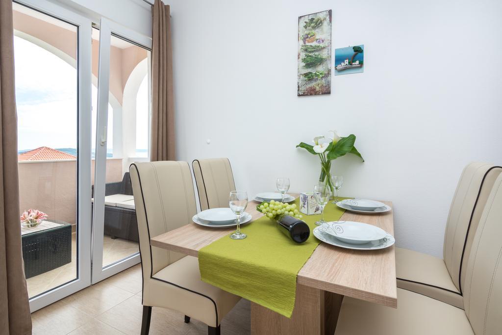 Apartments Blue Lagoon Trogir Eksteriør billede
